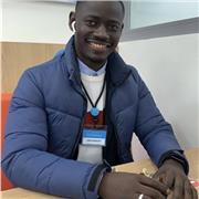 Bonjour, après mon Bac littéraire, j’ai choisi la voie de l’alternance avec 4 année d’étude en apprentissage. Ma licence je l’ai fait sur une formation de responsable développement commercial et marketing et mon master que je fais actuellement est en mana